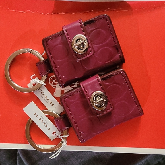 3 Coach keychains - Picture 7 of 7